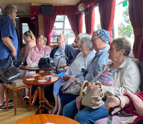 Mississipi Show Boat Trip 4.7.2022 Passengers chatting
